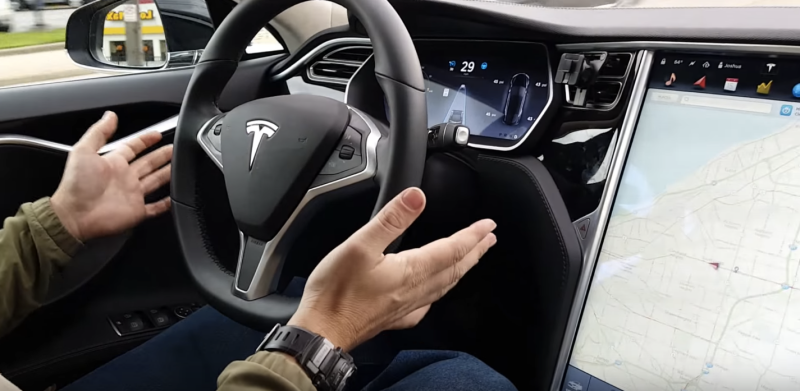 Illustration for article titled Esta prueba explica perfectamente por qué los Tesla siguen sufriendo accidentes en modo Autopilot